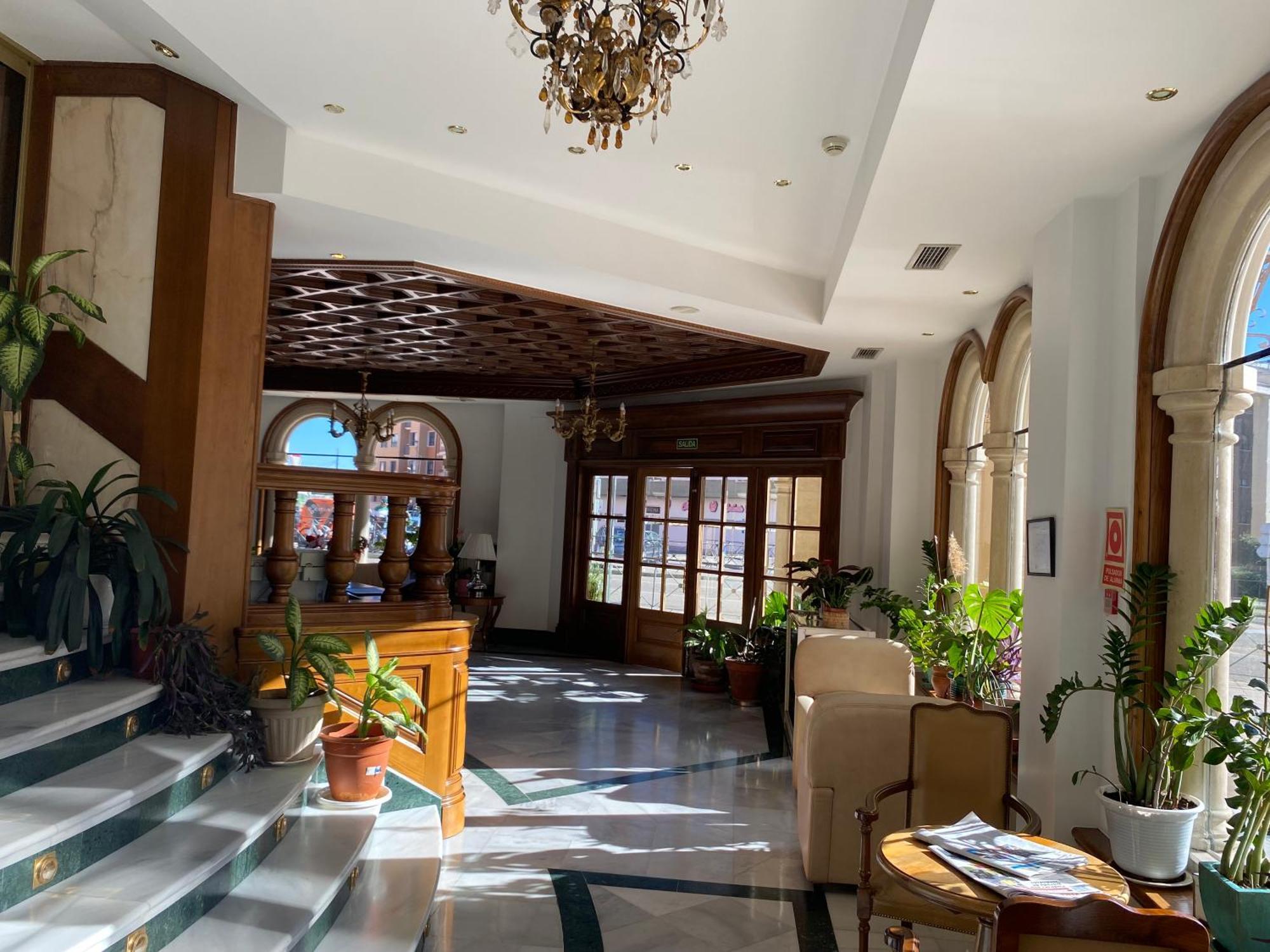 Hotel Aranda アランダ・デ・ドゥエロ エクステリア 写真