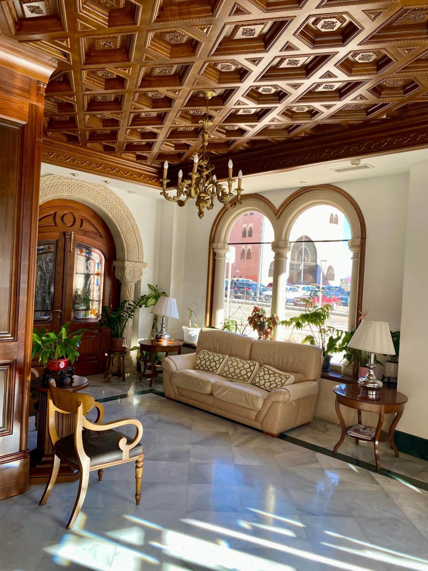 Hotel Aranda アランダ・デ・ドゥエロ エクステリア 写真