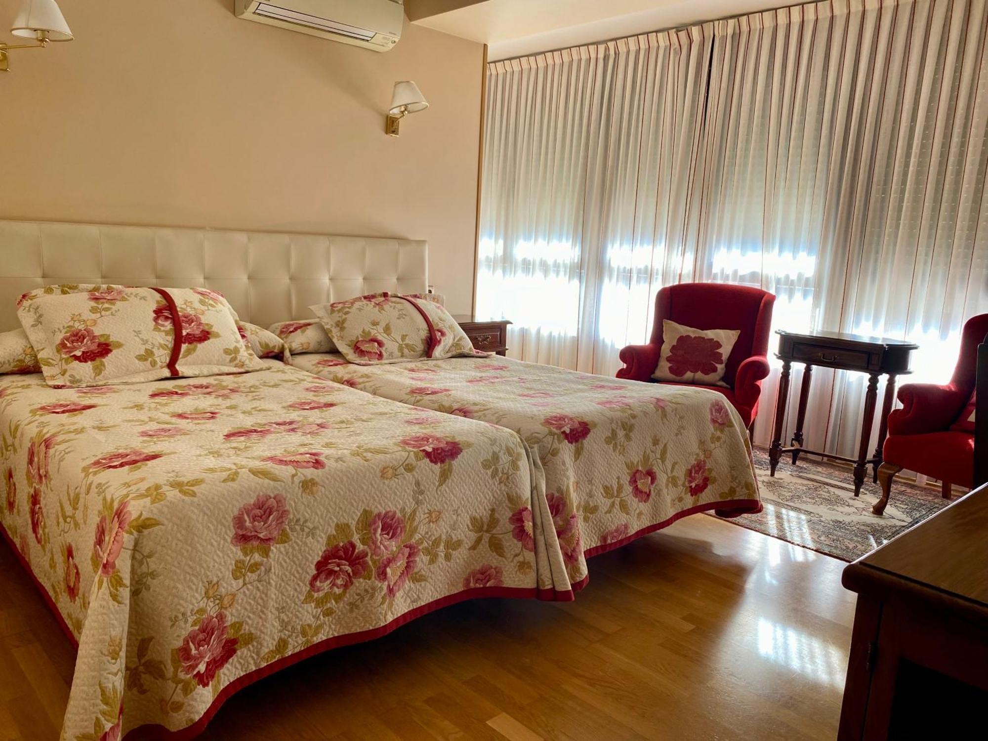 Hotel Aranda アランダ・デ・ドゥエロ エクステリア 写真